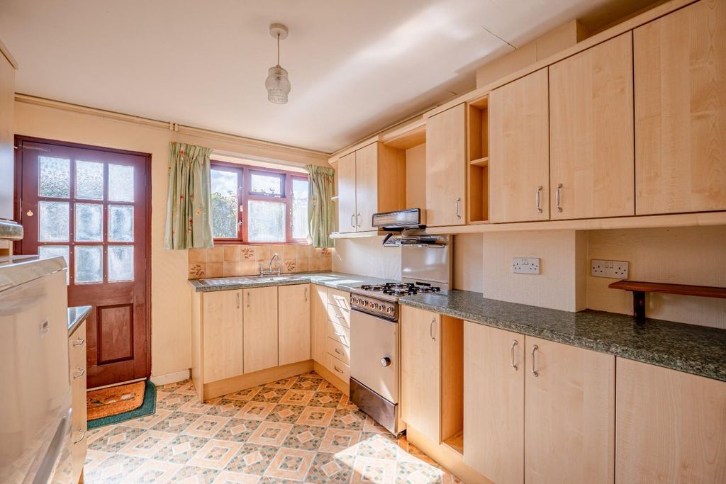 Property photo 3 of 31 Kitchen 1.Jpg