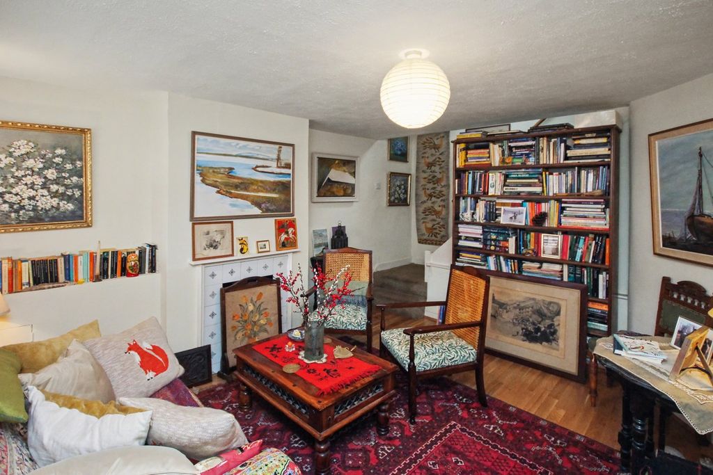 Property photo 3 of 17