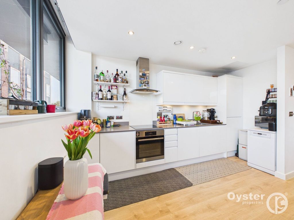 Property photo 3 of 14 Kitchen