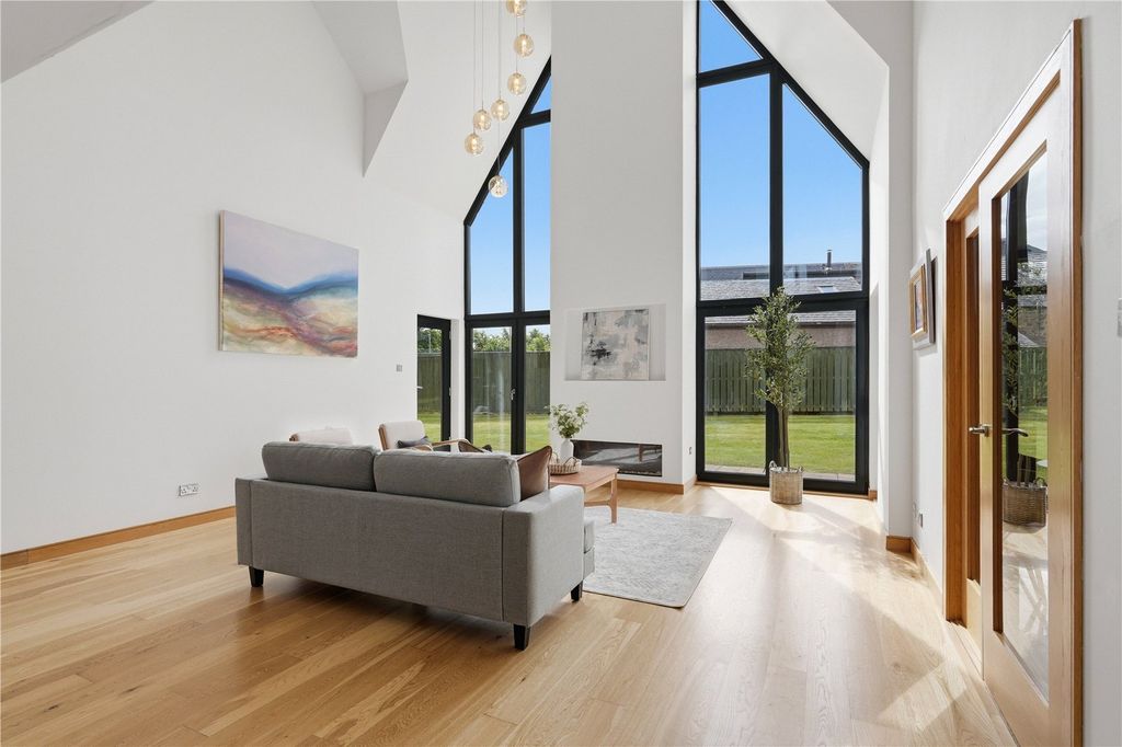 Property photo 2 of 26 Sitting Room