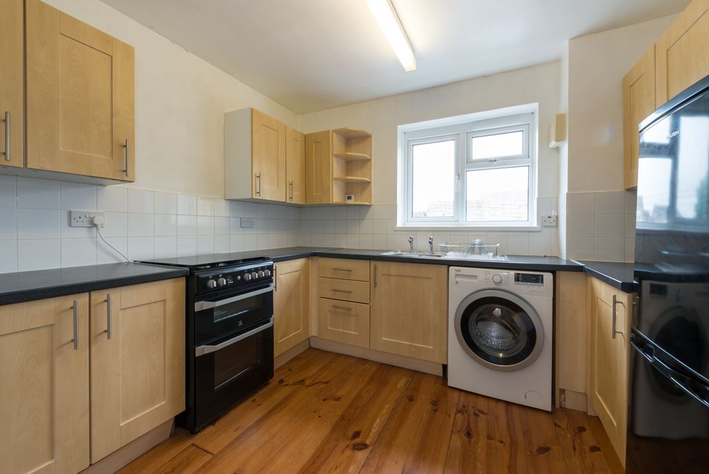 Property photo 3 of 6 Picture 3