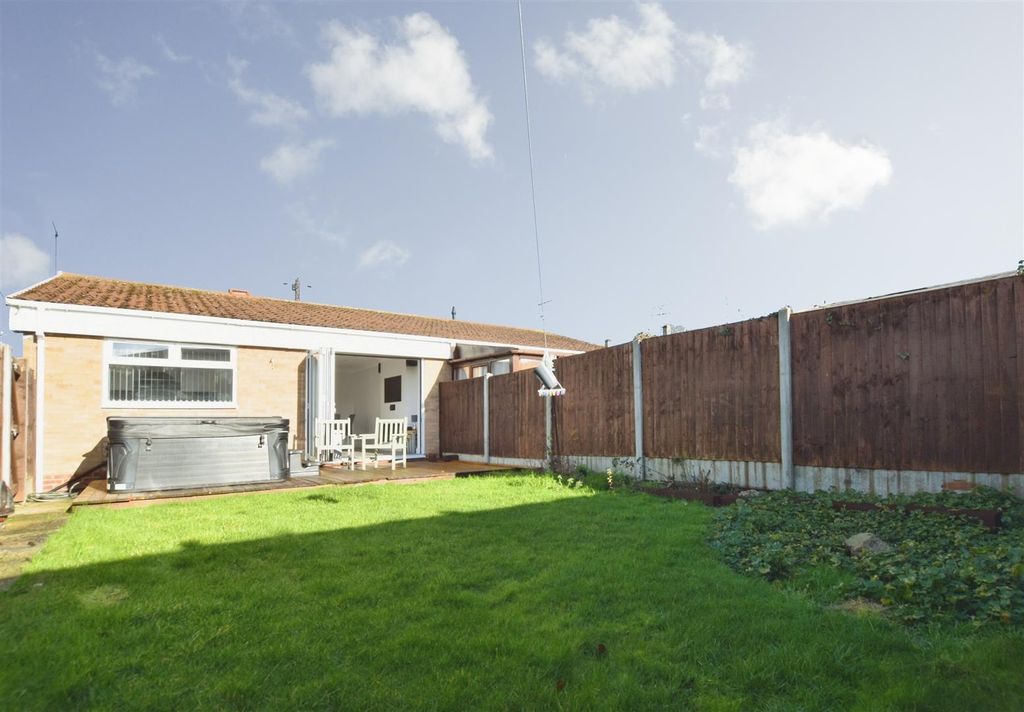 Property photo 3 of 18 Gardens