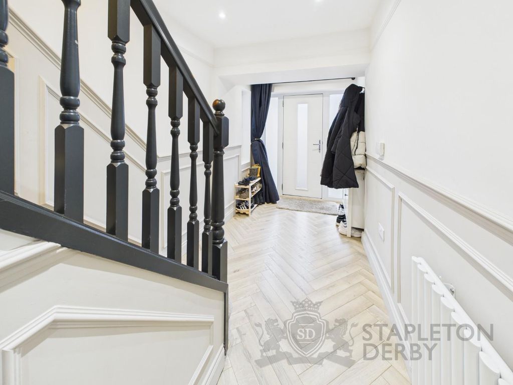 Property photo 3 of 20 Cam04720G0-Pr0176-Still007.Jpg