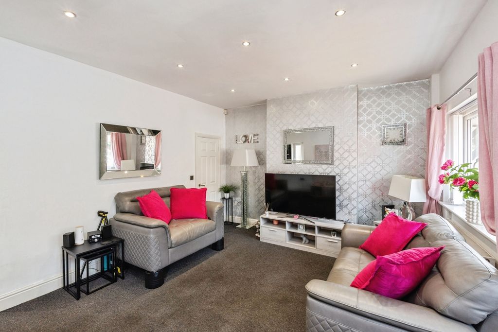 Property photo 2 of 16 Pbox-Img.Jpg