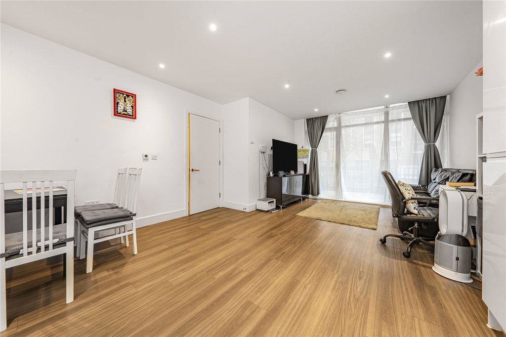 Property photo 3 of 10 Picture No. 10