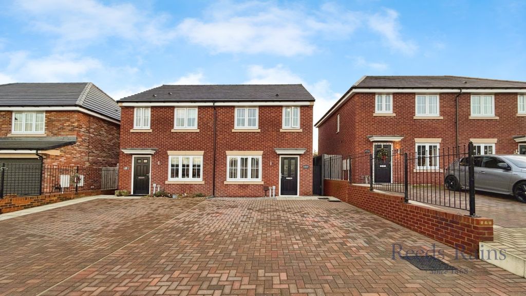 Property photo 1 of 17 Main