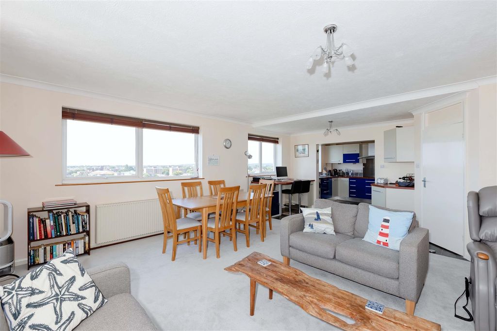 Property photo 2 of 20 Manor Lea_10.Jpg