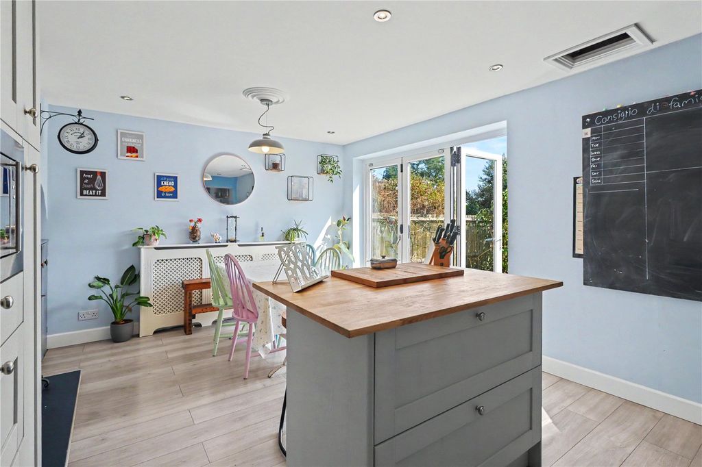 Property photo 2 of 18 Kitchen