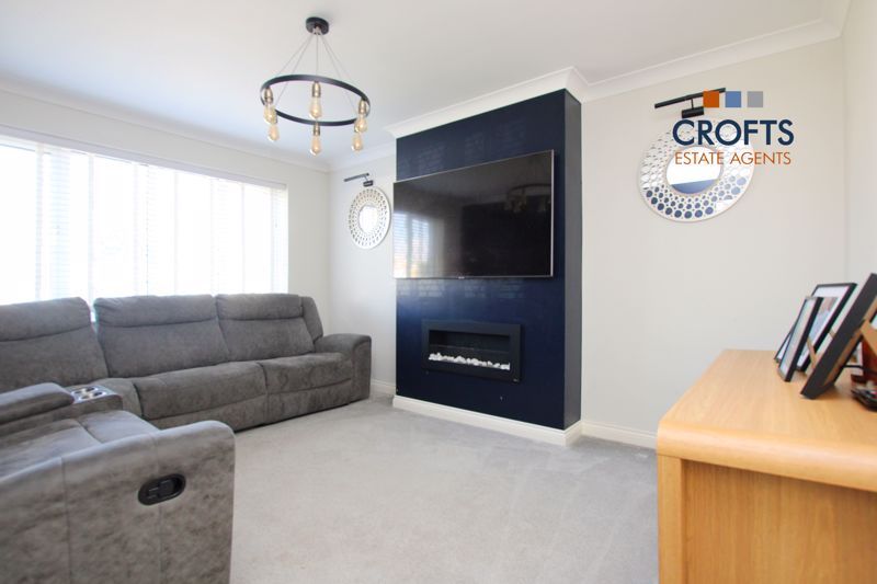 Property photo 3 of 22 Lounge