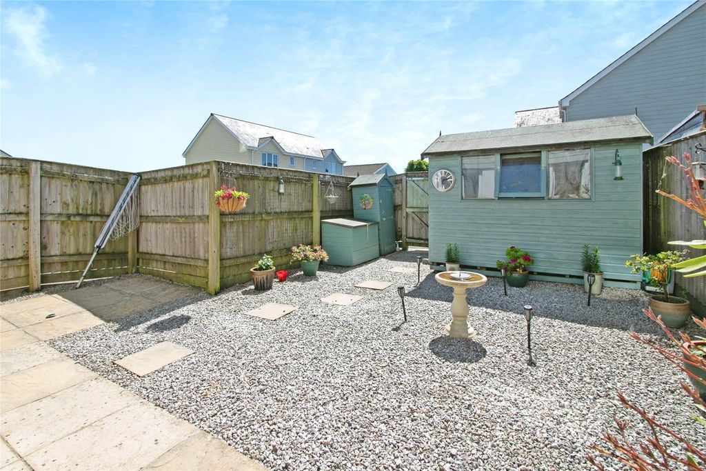 Property photo 3 of 15 Gardens