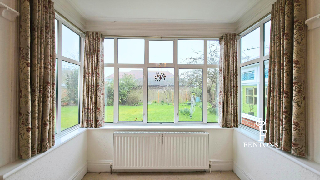 Property photo 3 of 17 Conservatory