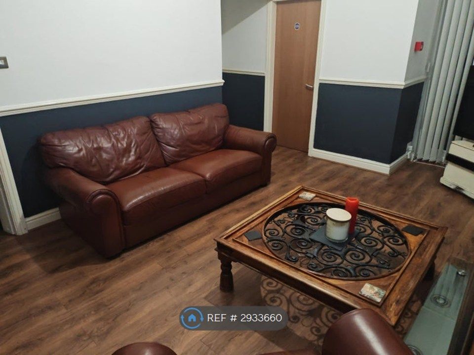 Property photo 1 of 9 Communal Living Room