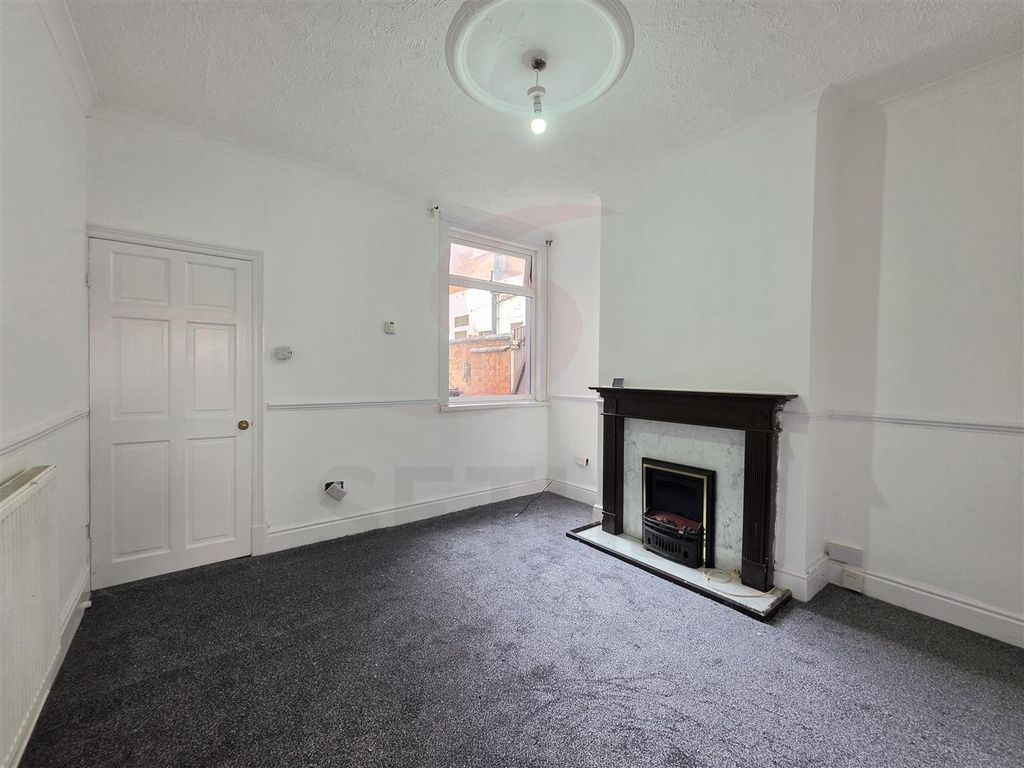 Property photo 3 of 12 Dining Room