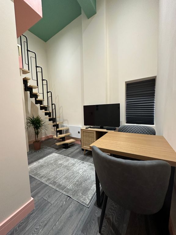 Property photo 2 of 11 Gallery