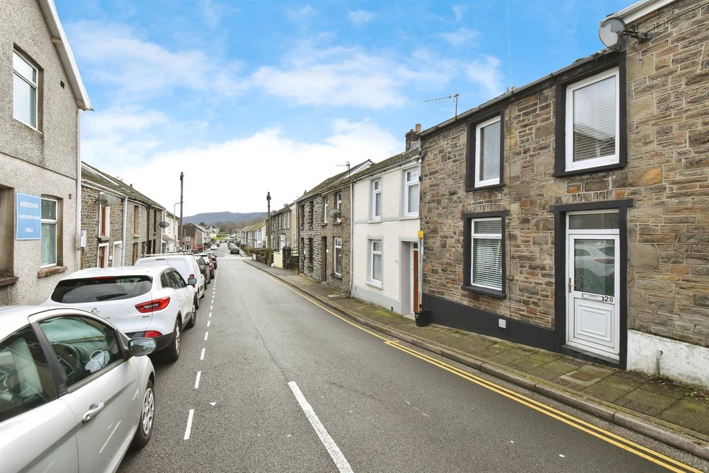 Property photo 2 of 23