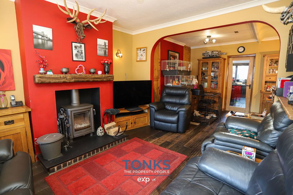 Property photo 2 of 14