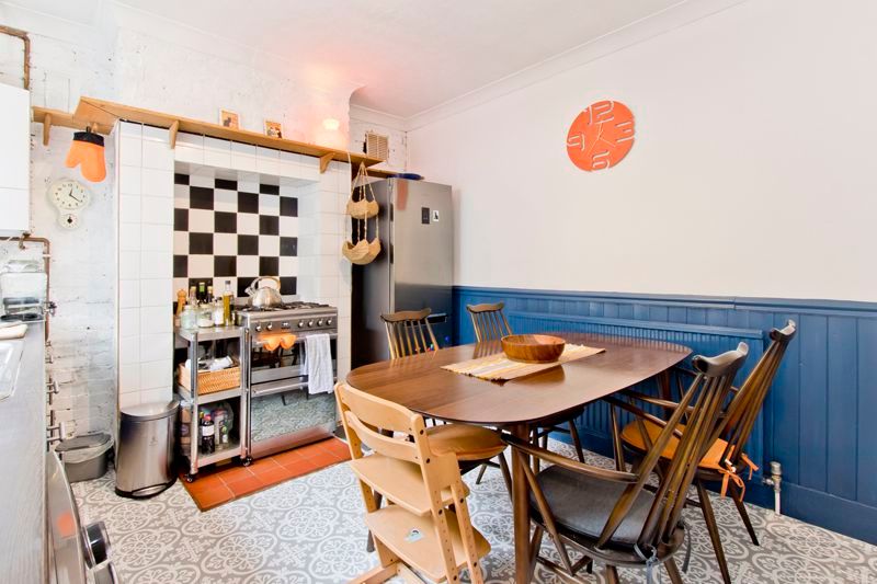 Property photo 3 of 10 Kitchen-Diner Pic2