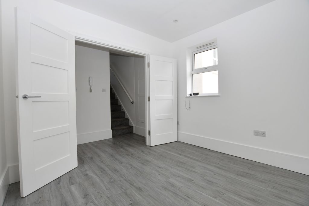 Property photo 2 of 22 3