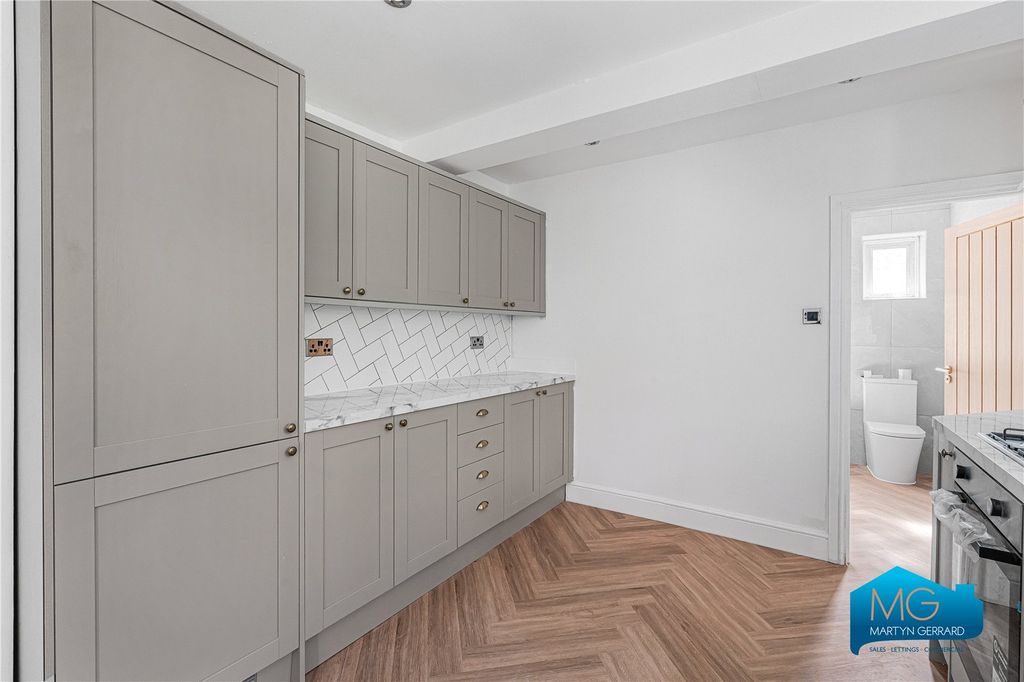 Property photo 1 of 24 Picture No. 06