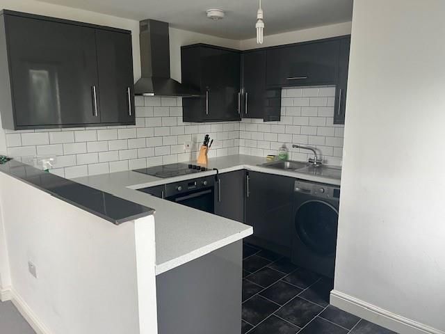 Property photo 3 of 6 Kitchen 8d.Jpg