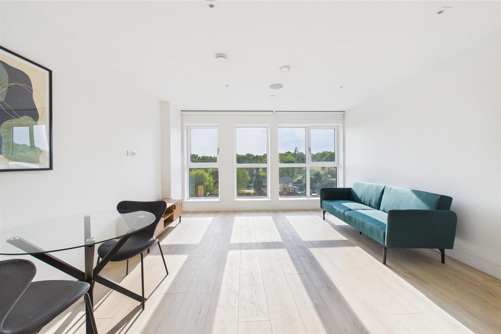 Property photo 1 of 9 Cam02700G0-Pr0291-Still021.Jpg