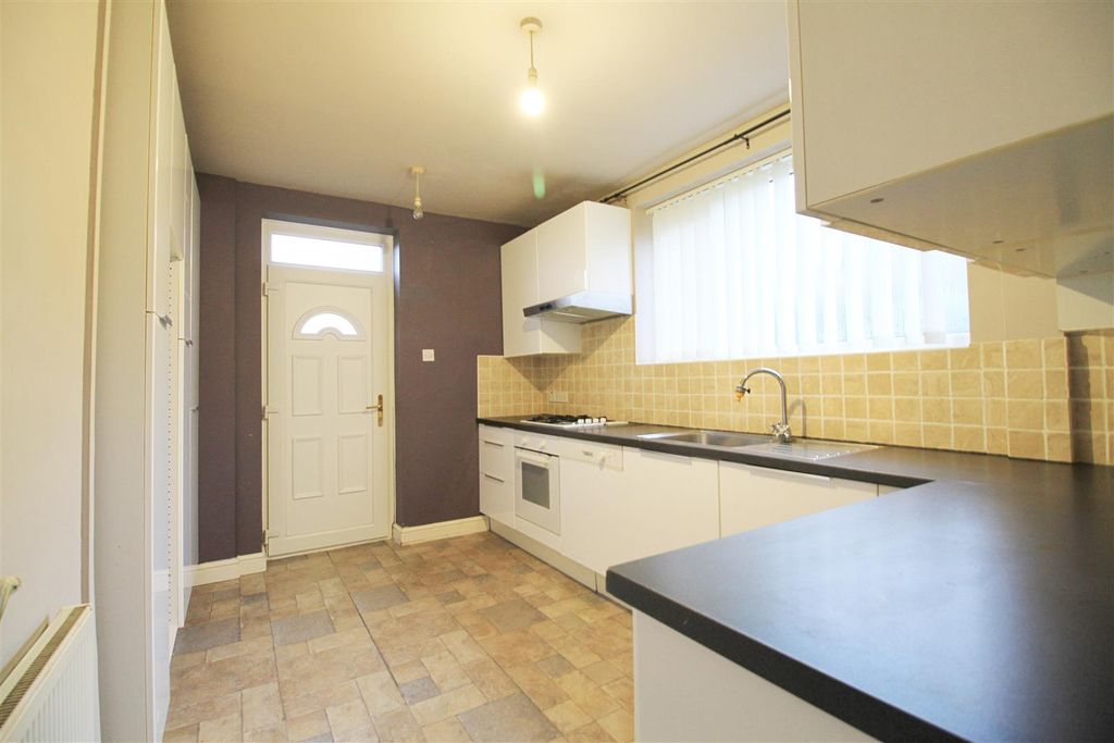 Property photo 3 of 7 Kitchen.Jpg
