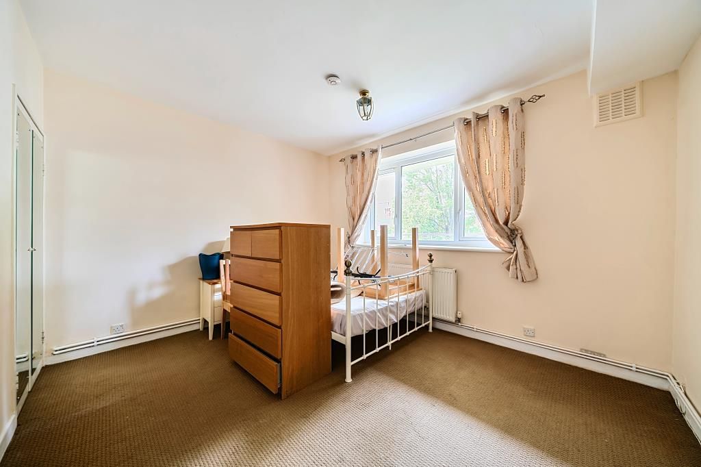 Property photo 2 of 20 Bedroom