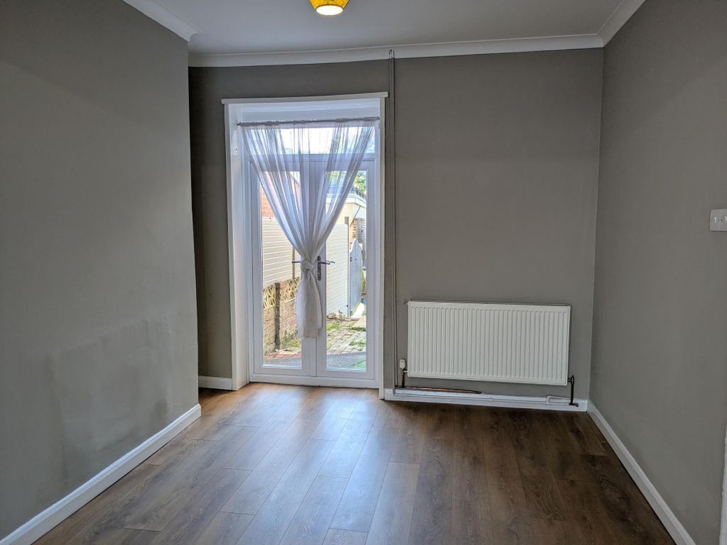 Property photo 3 of 11 Dining Room
