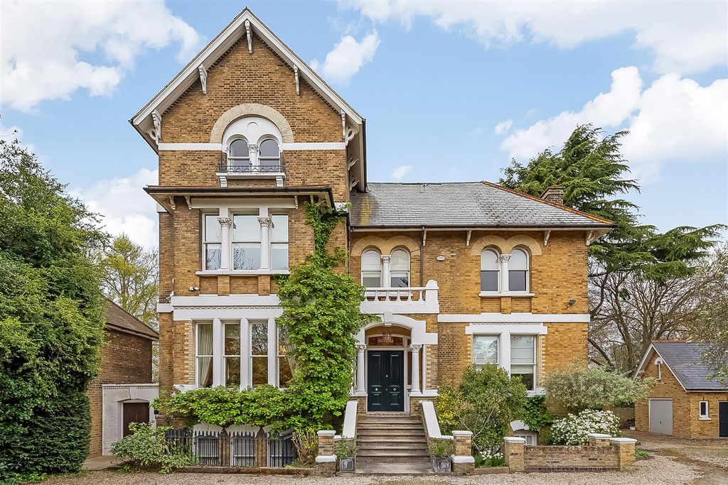 Property photo 1 of 31