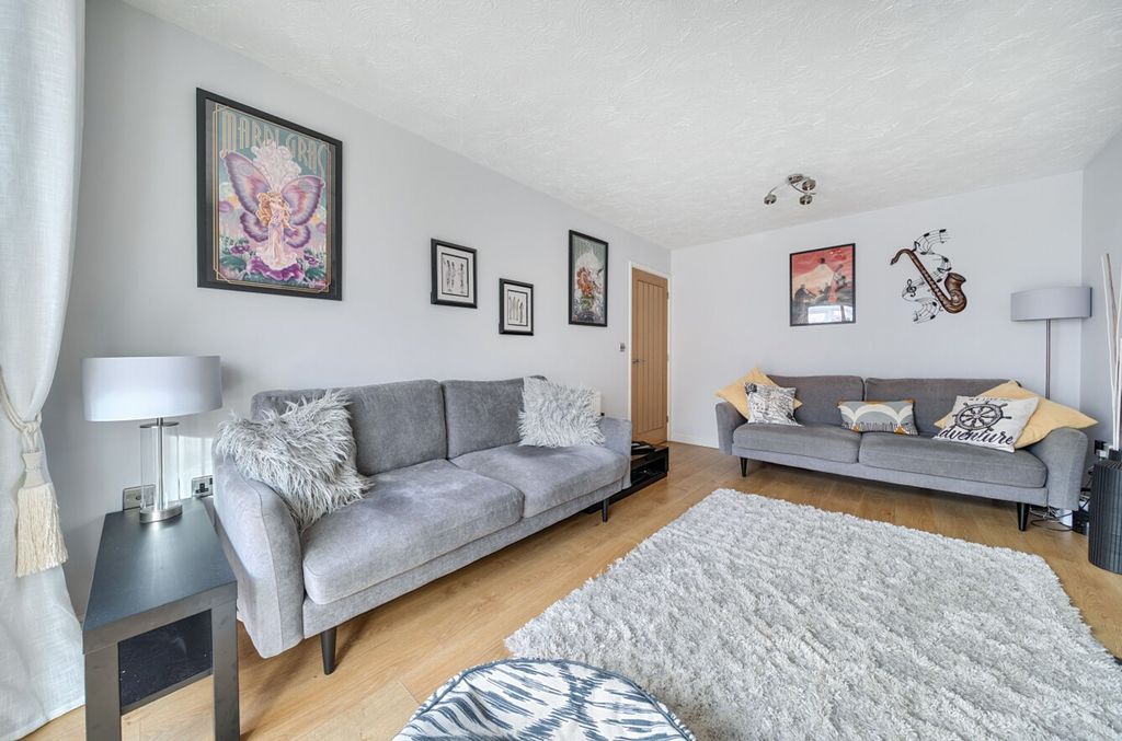 Property photo 3 of 20