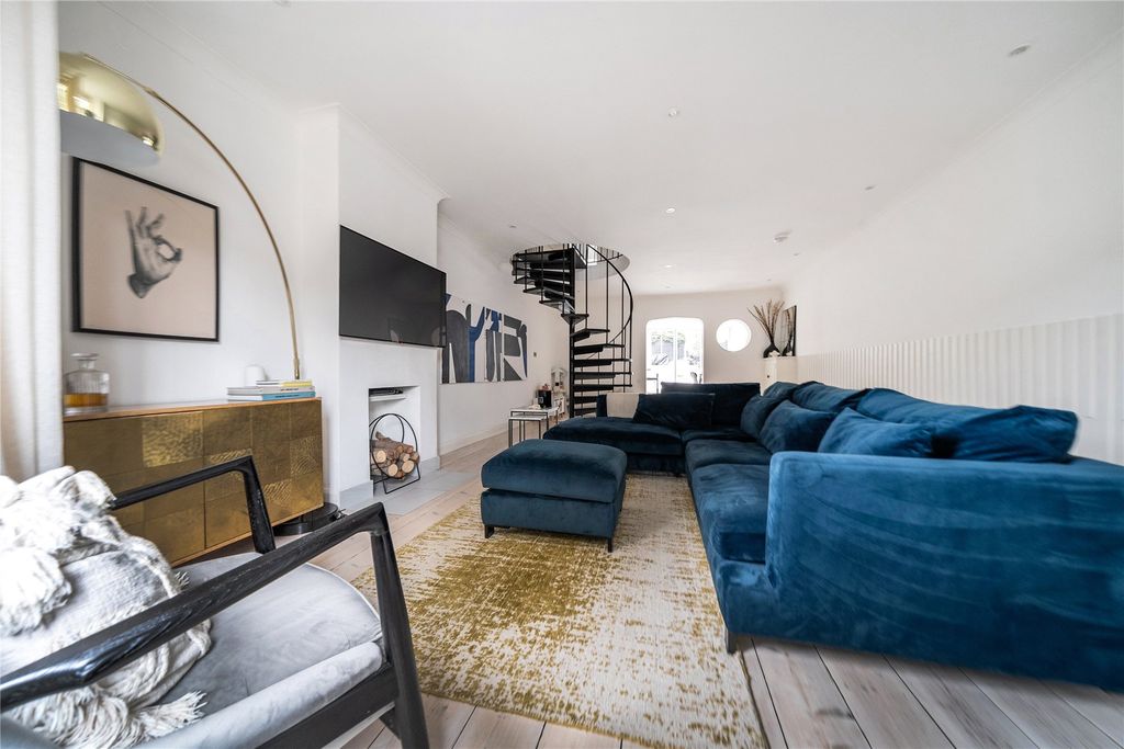 Property photo 3 of 34 Picture No. 22