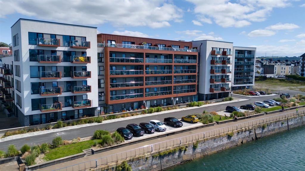 Property photo 1 of 15 Front Exterior