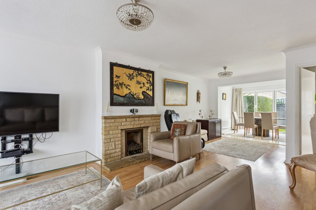 Property photo 2 of 18