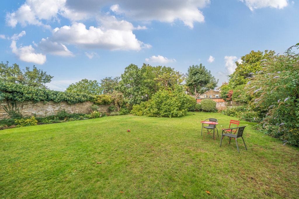 Property photo 2 of 16 Picture No. 15