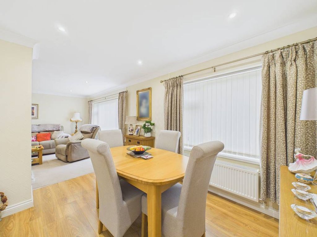 Property photo 3 of 32