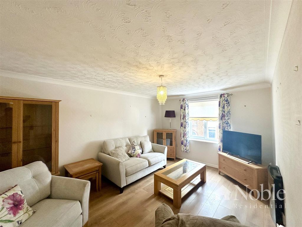 Property photo 1 of 11 Reception Room