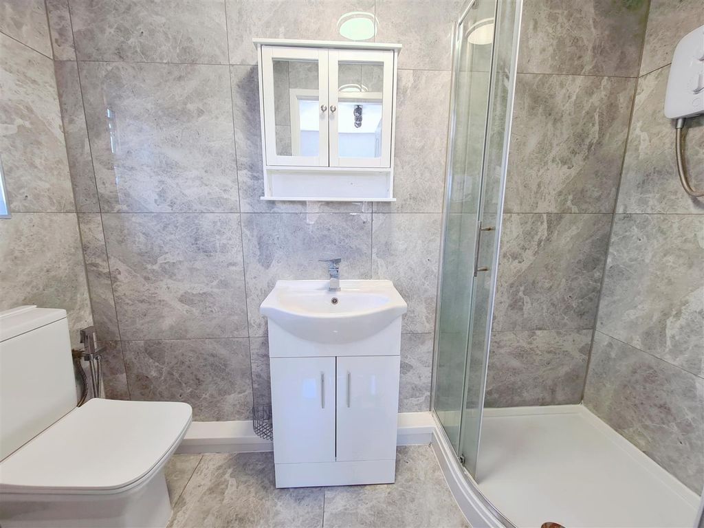 Property photo 2 of 3 Uiqlryiee0-Ailhzxqptog.Jpg