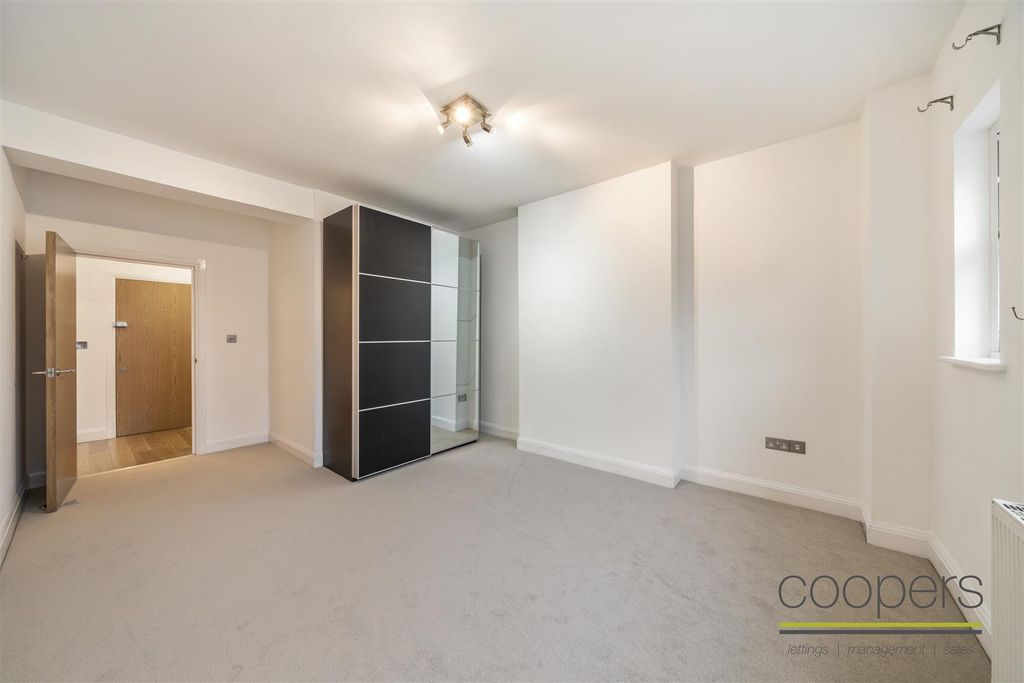 Property photo 3 of 12 Bedroom 3