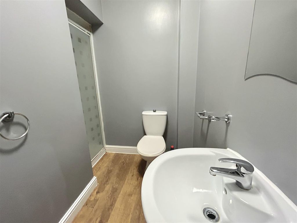 Property photo 3 of 4 Shower Room