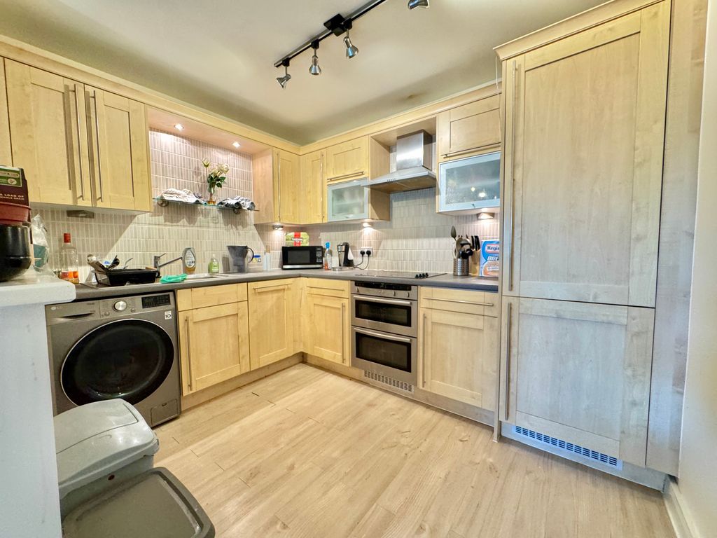 Property photo 2 of 11 Image