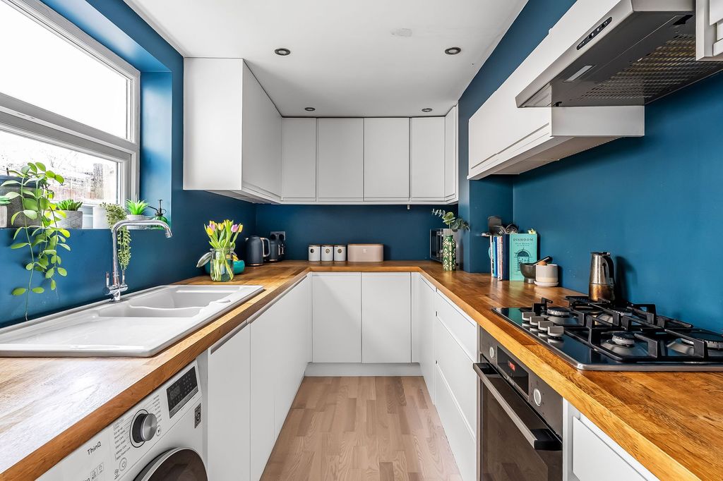 Property photo 3 of 24