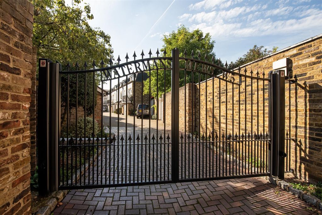 Property photo 2 of 17 Helliwell & Co