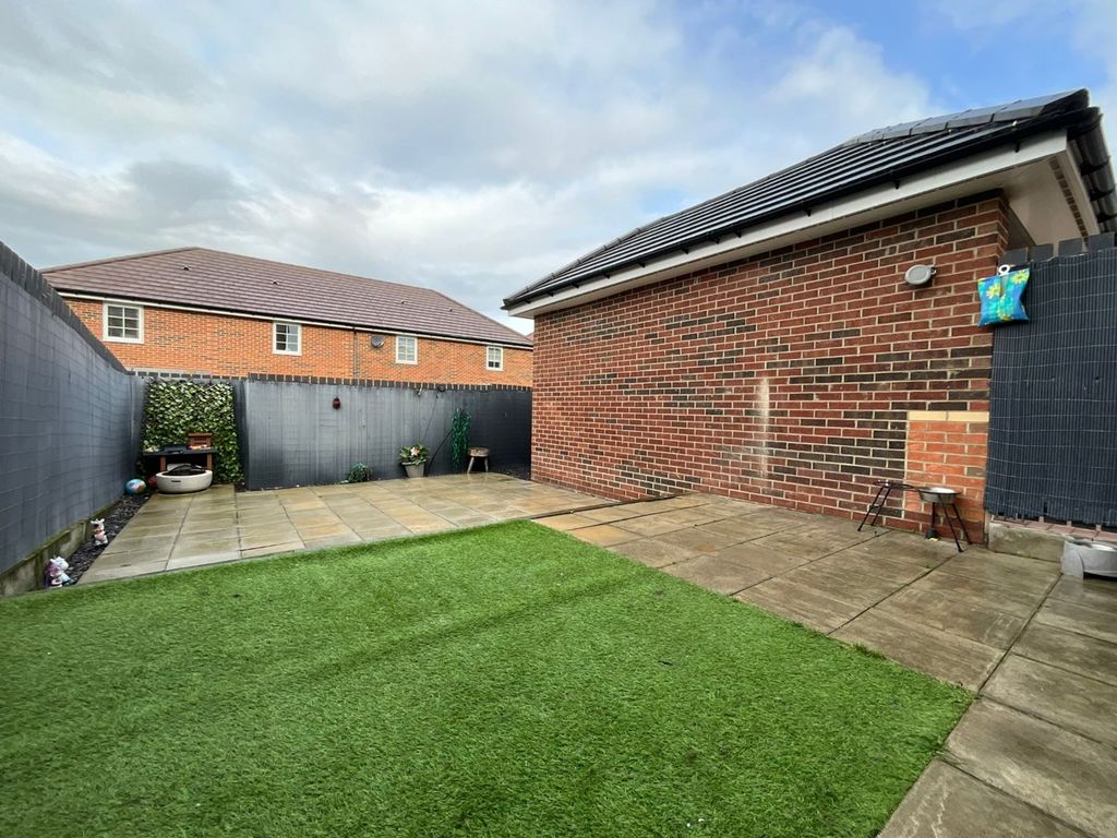 Additional image 4 of 4 bed semi-detached house for salePortrush Drive, Hebburn NE31