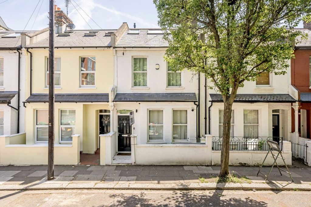 Property photo 1 of 11