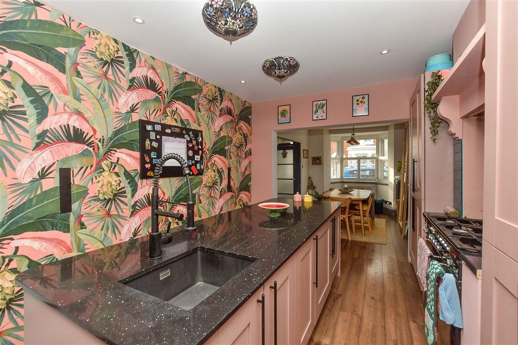 Property photo 1 of 9 Kitchen