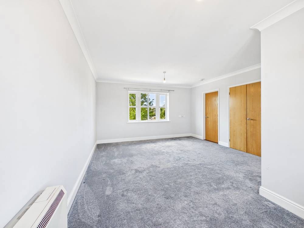 Property photo 3 of 7 Giraffe360-Still002