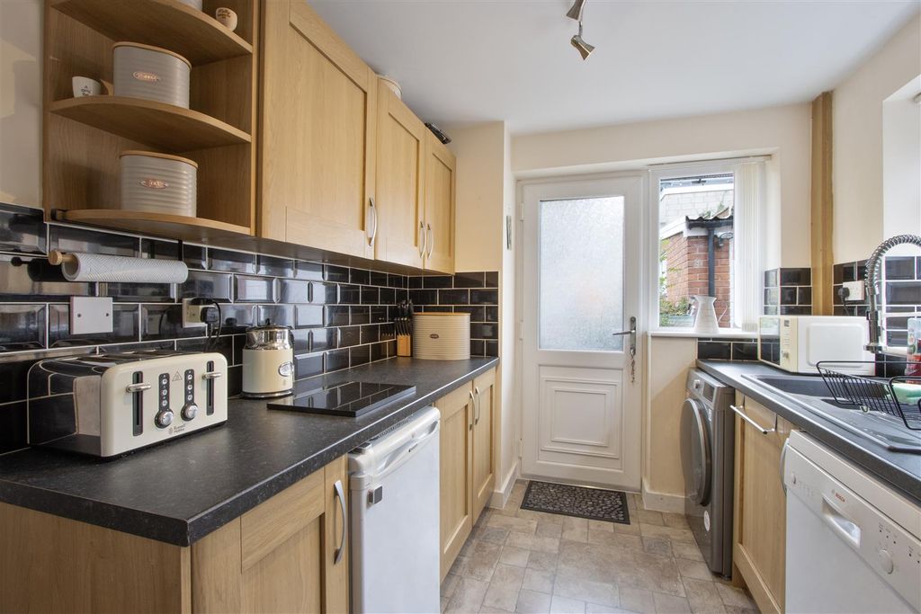Property photo 3 of 15 Kitchen