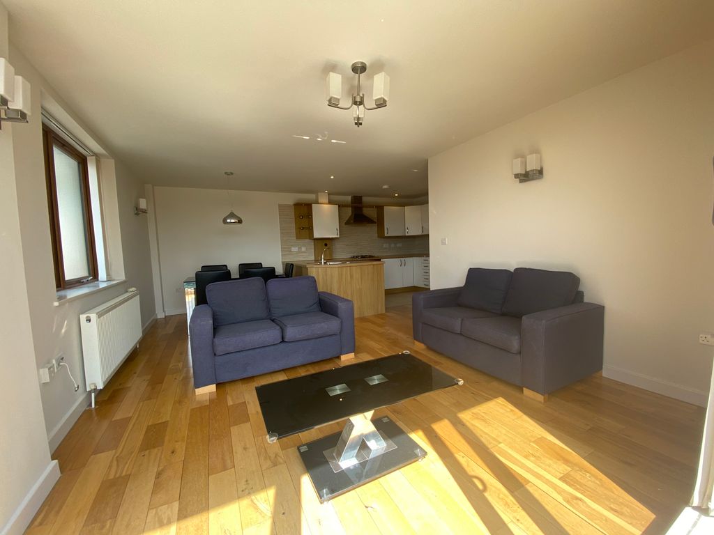 Property photo 2 of 8