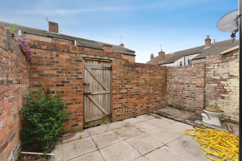Property photo 2 of 20