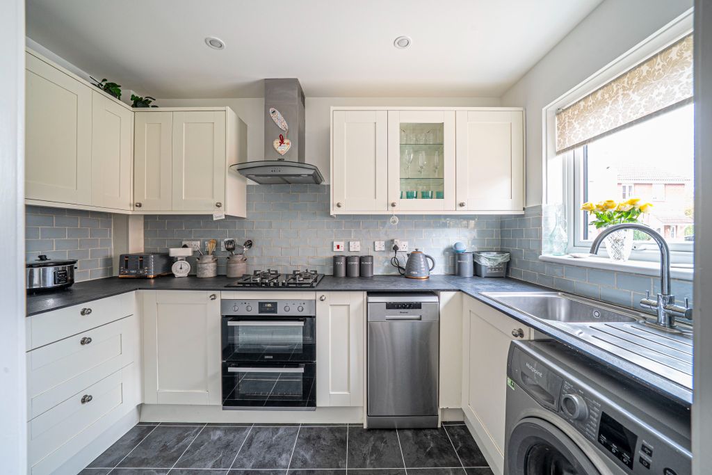 Property photo 2 of 21